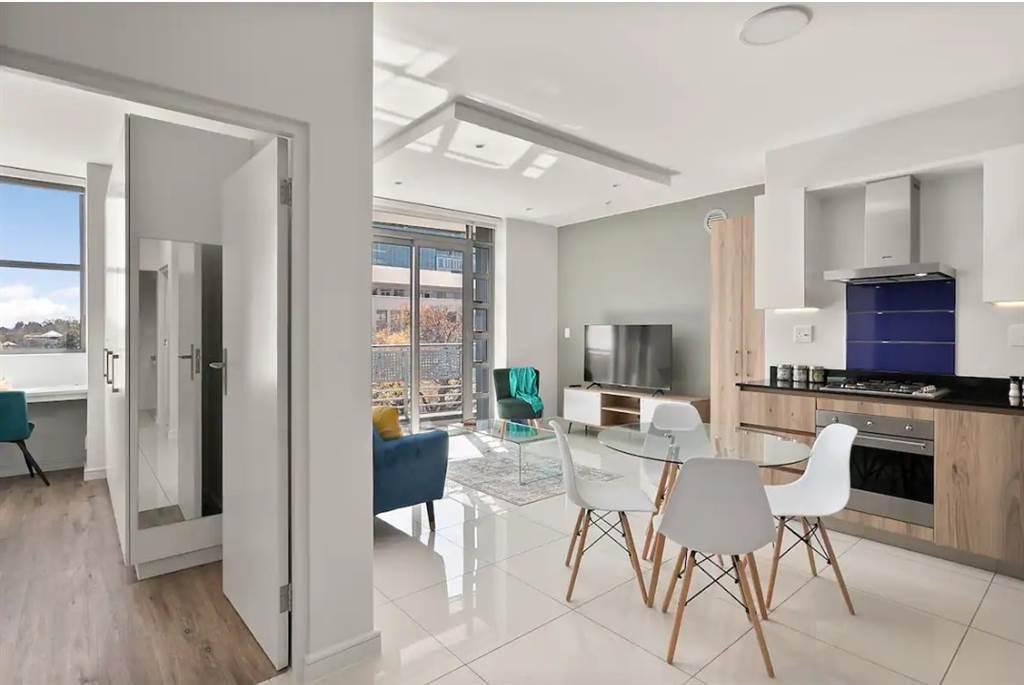 Modern 2-Bedroom Apartment